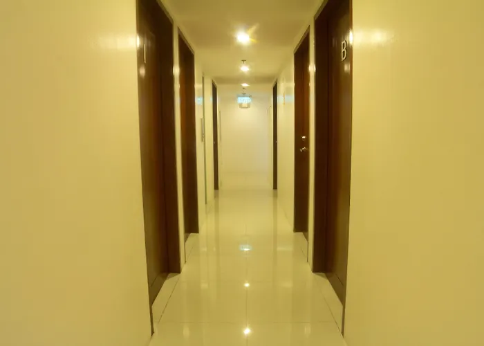 Oyo 893 Dian Makati *