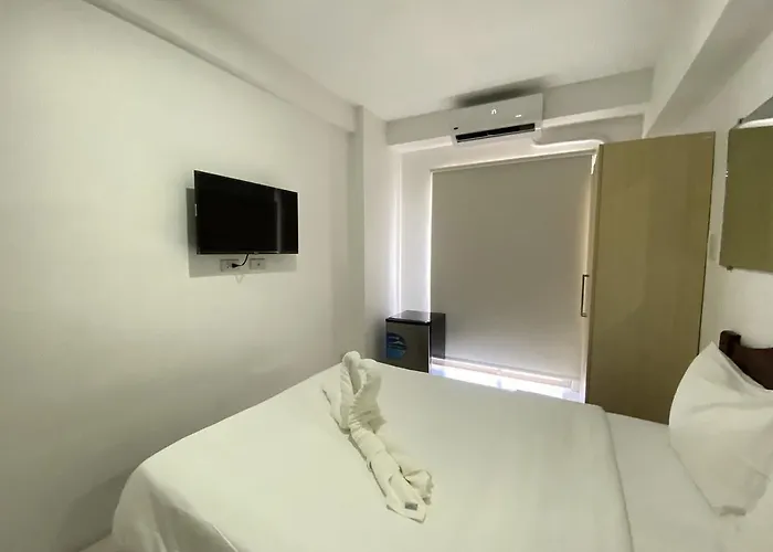 Oyo 893 Dian Makati Apartment