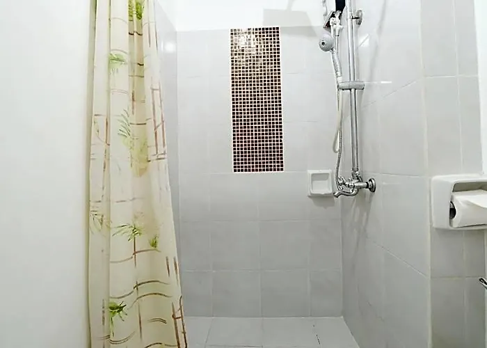 Apartment Oyo 893 Dian Makati