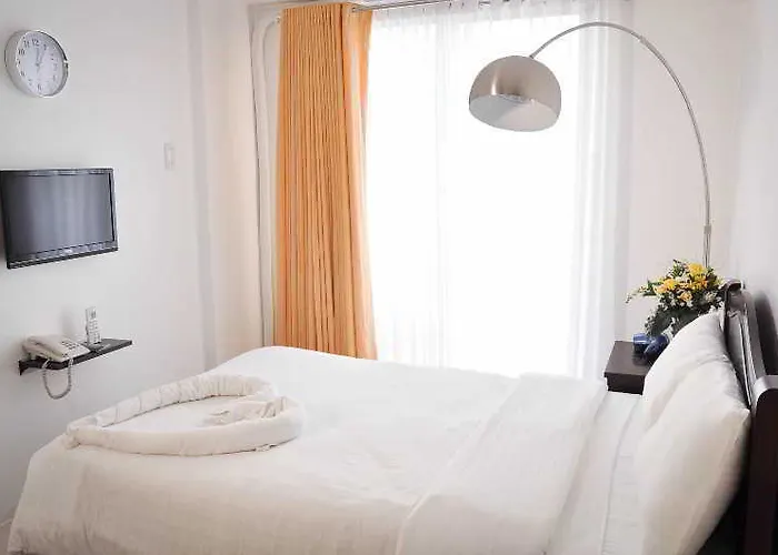 Oyo 893 Dian Makati Apartment *